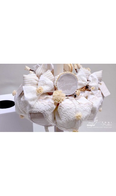 Lumanare de botez cu dantela crem si flori natur uscate Lacy Bloom 9